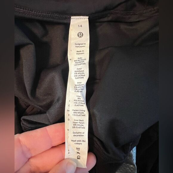 Lululemon Speed Up LR Low Rise Short 2.5" Lined BLK Black Size 14 NWT Athleisure - Picture 4 of 9